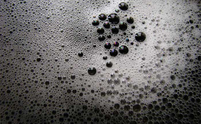 （圖：切削液泡沫現場）