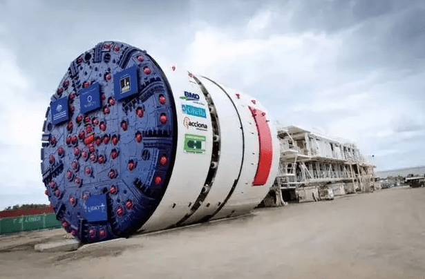 （圖：盾構機運作系統）