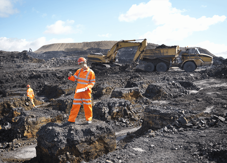 （圖：原煤挖礦現場）
