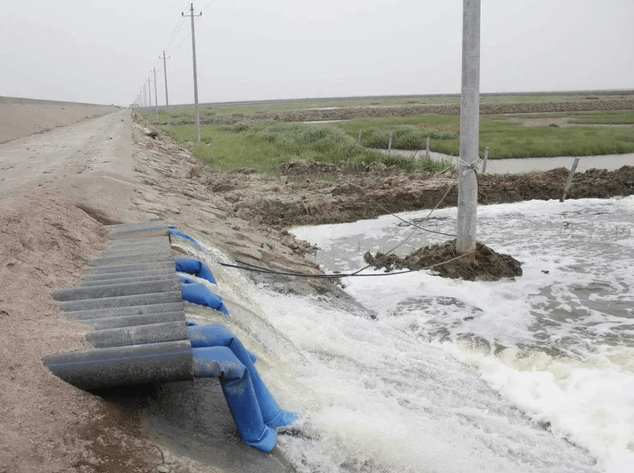 （圖：工業(yè)廢水處理現(xiàn)場）